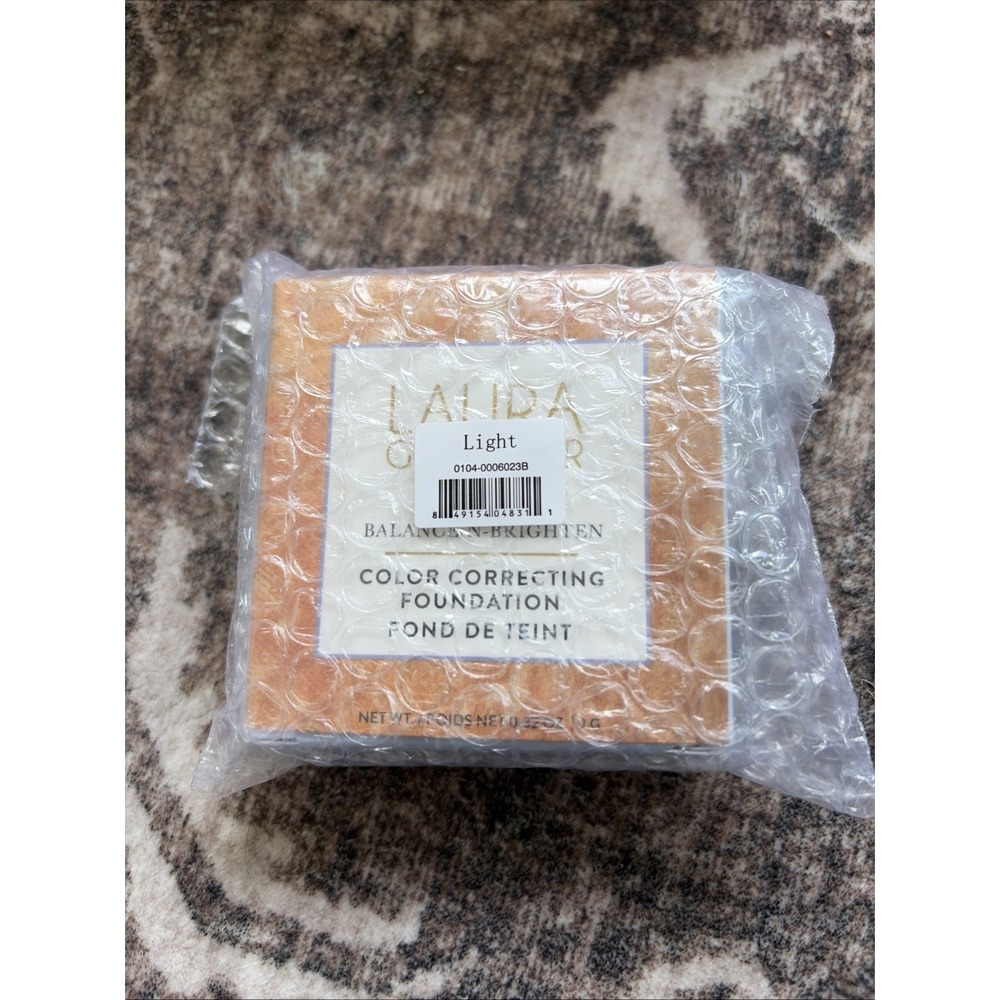 LAURA GELLER Baked Balance-n-Brighten Color Correcting Foundation Medium